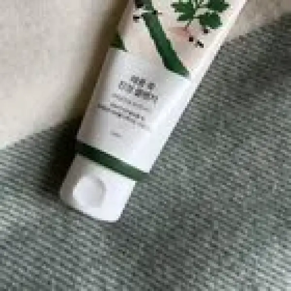 ROUND LAB - Mugwort Calming Cleanser (150ml)