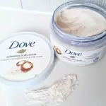 Dove Exfoliating Scrub – Crushed Macadamia & Rice Milk Scent