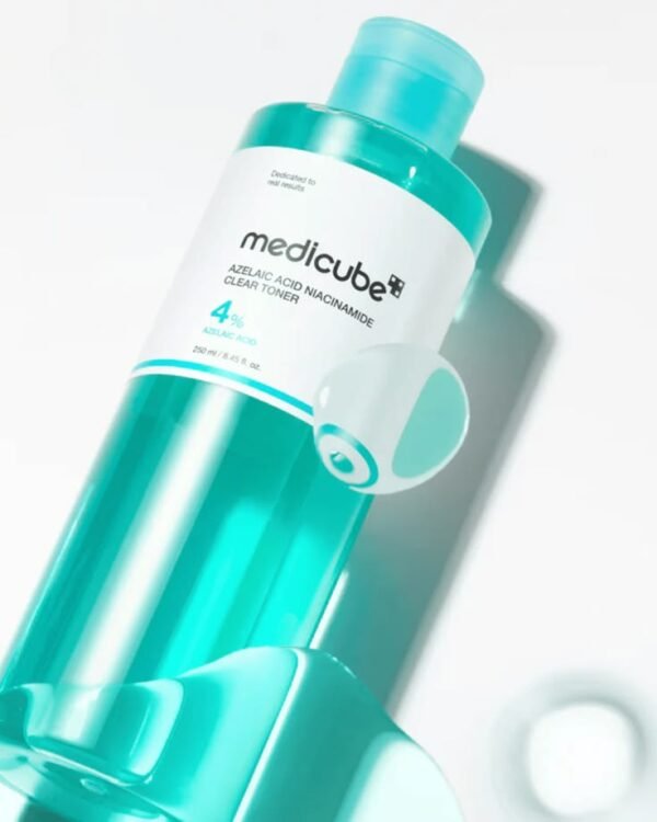 MEDICUBE AZELAIC ACID NIACINAMIDE TONER